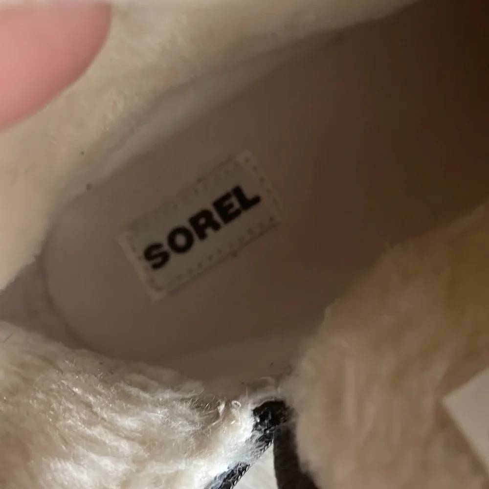 SOREL waterproof winter boots - Picture 7 of 9